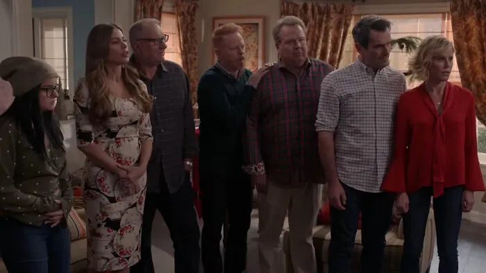 40 Shows That Have Amazing Rewatchability According To Folks Online