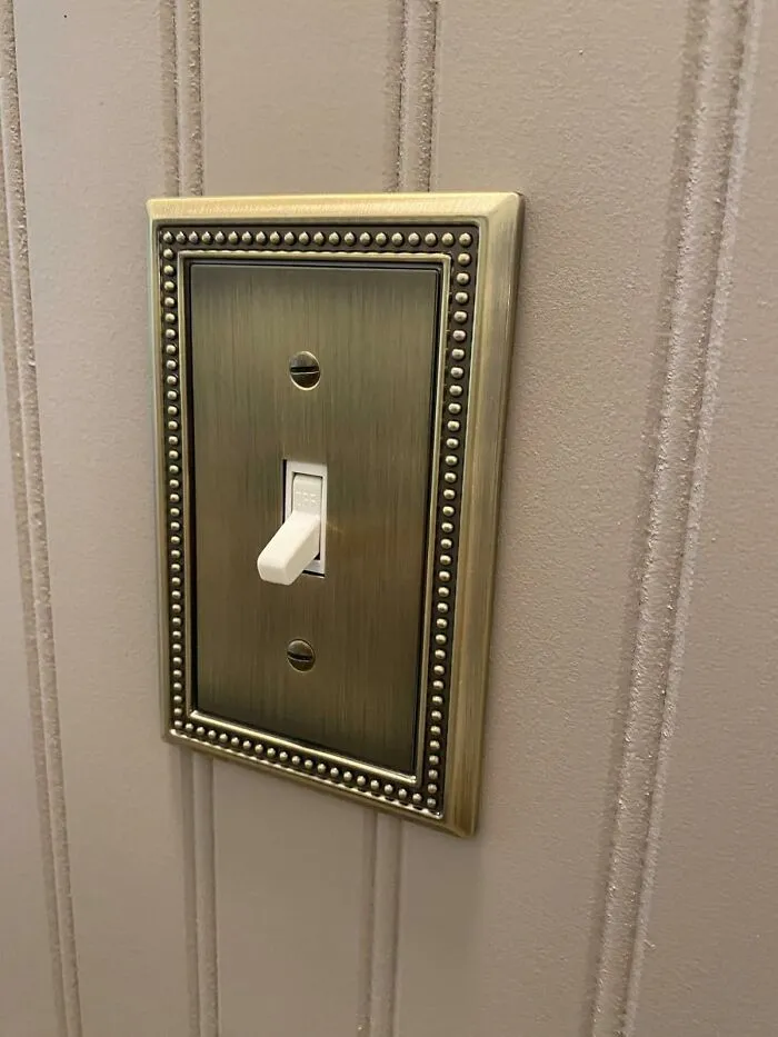 The Devil's In The Details: Elevate Your Decor From Meh To Mesmerizing With A Chic <a Style="Display:inline;" Href="Https://Www.amazon.com/Sunken-Pearls-Decorative-Switch-Antique/Dp/B08ktmtv3g?ie=utf8&th=1&linkcode=ll1&tag=bpstarfish-20&linkid=45436bbc18eee8d106f7f54fc881e1f7&language=en_us&ref_=as_li_ss_tl" Target="_blank"><span Style="Font: Inherit; Color: #d74b1f;"> Decorative Switch Plate</Span> That Proves Even The Smallest Things Can Make A Big Impact