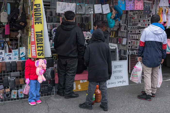 I Photographed The Soul Of A Flea Market Before It’s Gone Forever (18 Pics)