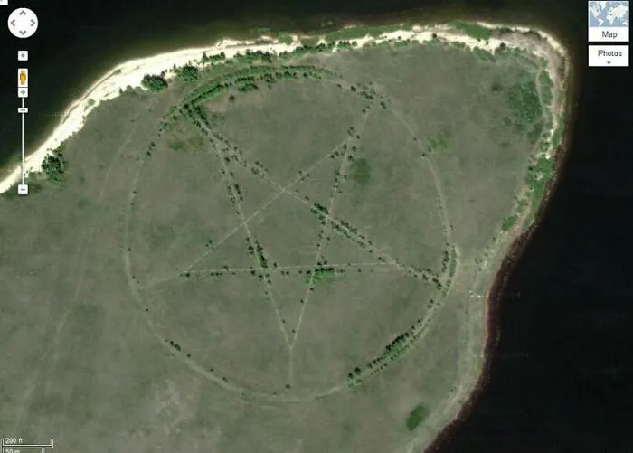 In An Isolated Corner Of Kazakhstan, There's A Large Pentagram, Measuring Roughly 1,200 Feet (366 Meters) In Diameter, Etched Into Earth's Surface. The Five-Pointed Star Surrounded By A Circle, Located On The Southern Shore Of The Upper Tobol Reservoir, Shows Up Vividly On Google Maps