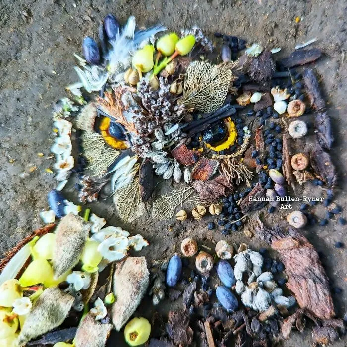 This Artist Works In Nature And Uses Only The Materials Available To Create Beautiful Artwork (43 Pics)