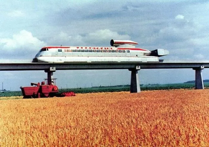 An Experimental Tracked Air Cushion Vehicle