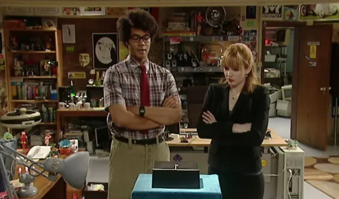 40 Shows That Have Amazing Rewatchability According To Folks Online