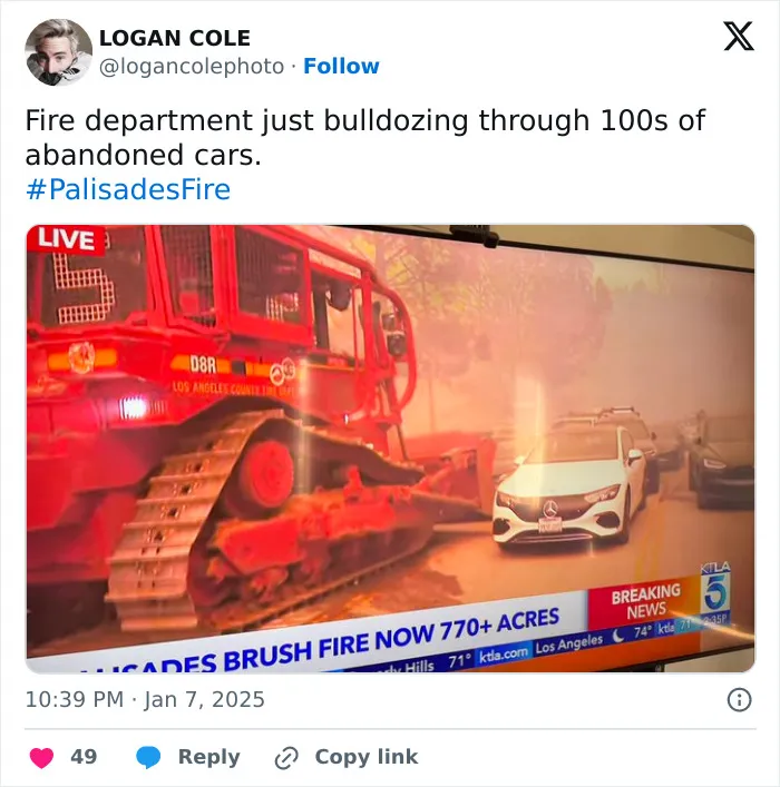 “If God Wanted It To Rain… He Would Have Done It”: Devastating Fires Engulf LA (30 Pics)