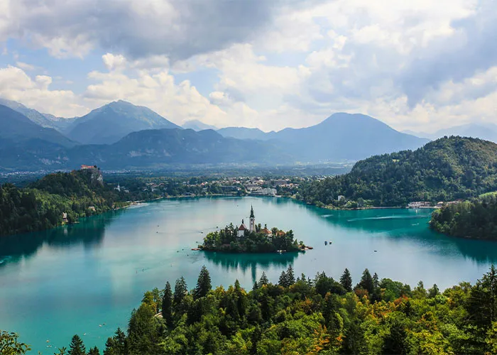“The Constitution Doesn't Apply Here”: Europeans Share Their Worst American Tourist Encounters