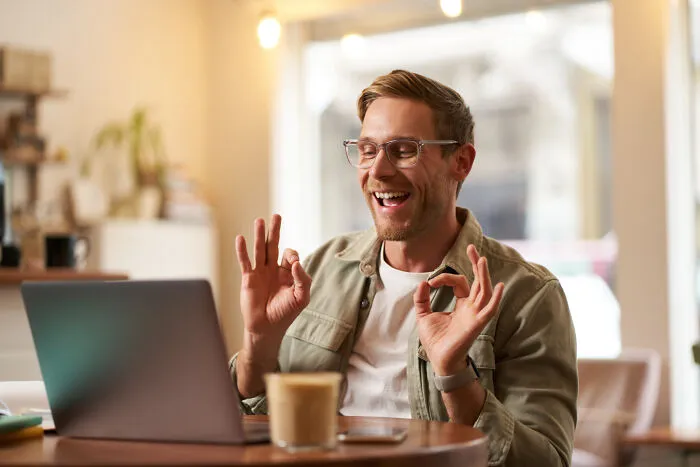 36 Non-Toxic Ways To Spot A Guy Who’s Completely Secure In His Masculinity
