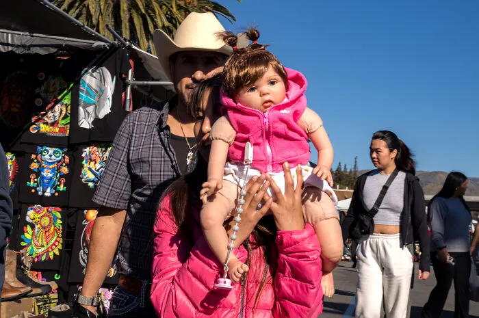 I Photographed The Soul Of A Flea Market Before It’s Gone Forever (18 Pics)