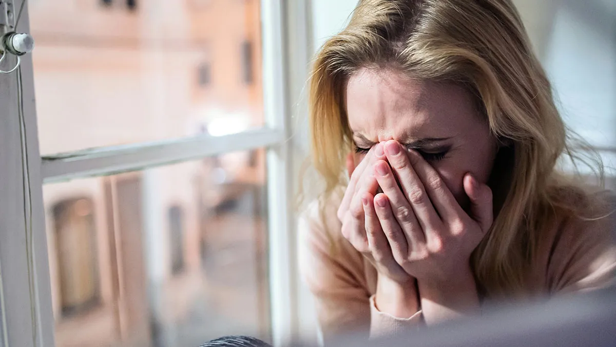 Teen’s Smirk After Destroying Heirloom Ends 6-Month Relationship, Realizes Her Mistake Too Late