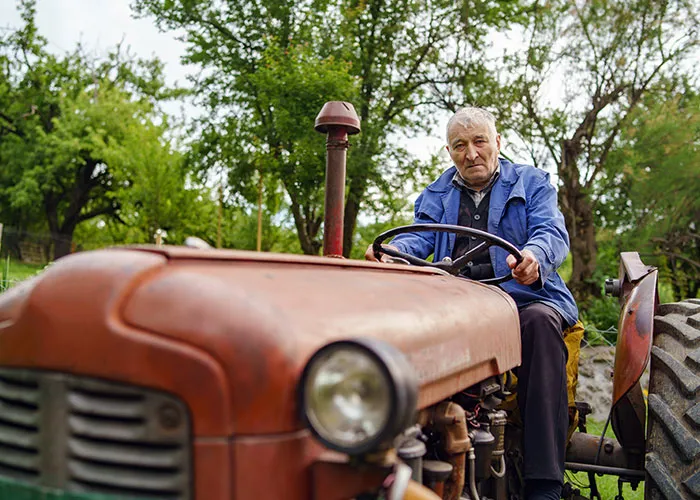 30 Examples Of “Teaching Your Grandparents To Use The Internet” From Previous Generations