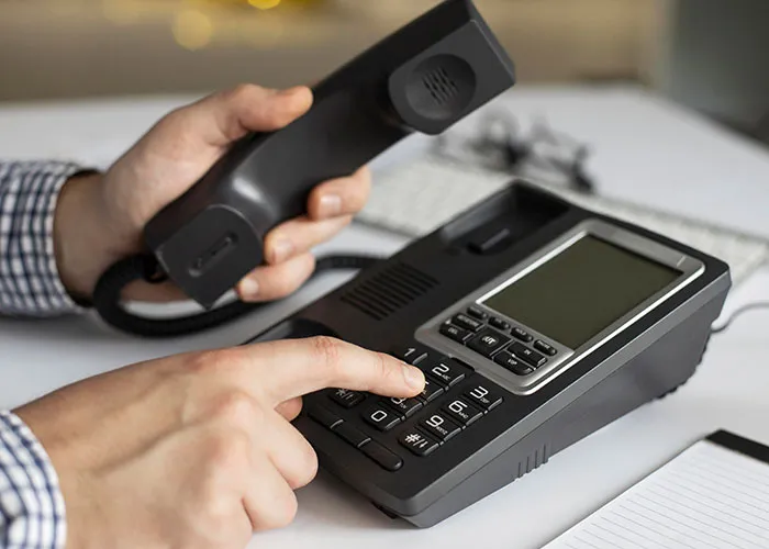 30 Examples Of “Teaching Your Grandparents To Use The Internet” From Previous Generations