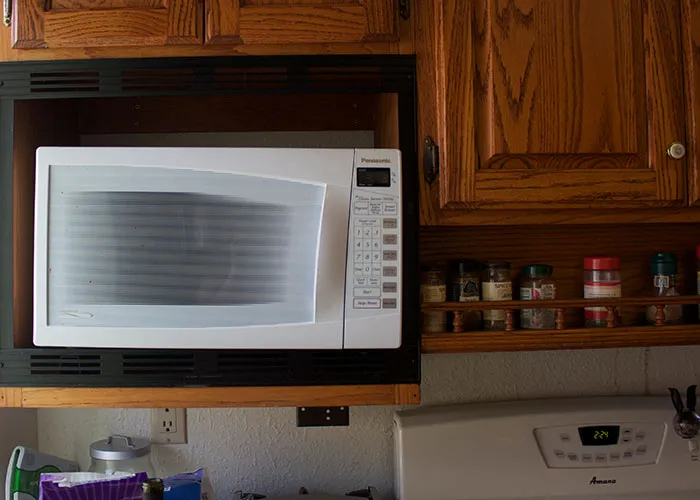 30 Examples Of “Teaching Your Grandparents To Use The Internet” From Previous Generations