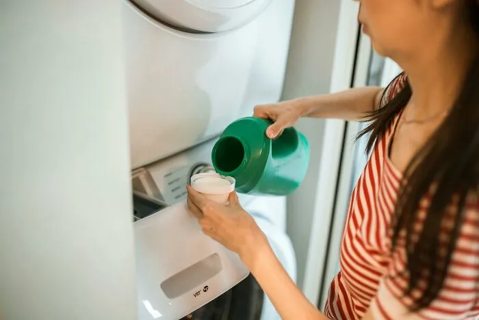 Laundry Detergent Containing Sodium Laureth Sulfate (SLS)