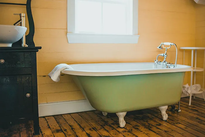 “Showers Only”: 30 Netizens Share Their Personal Unwritten Hotel Stay Rules