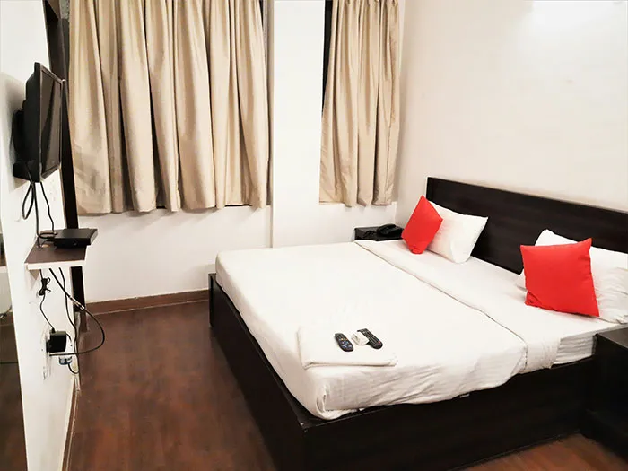 “Showers Only”: 30 Netizens Share Their Personal Unwritten Hotel Stay Rules