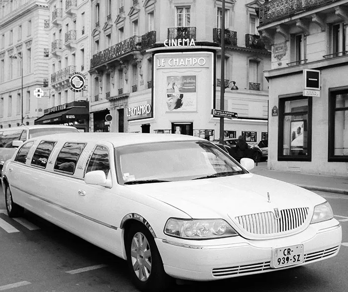 30 Chauffeurs Share The Weirdest Moments They've Experienced While Driving The Rich And Famous