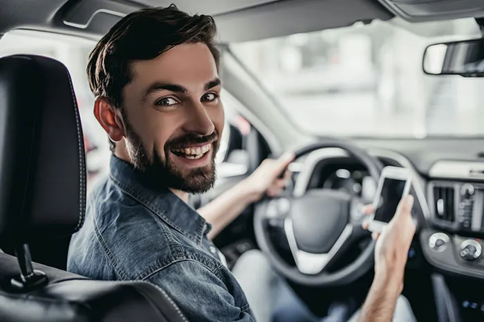 30 Chauffeurs Share The Weirdest Moments They've Experienced While Driving The Rich And Famous