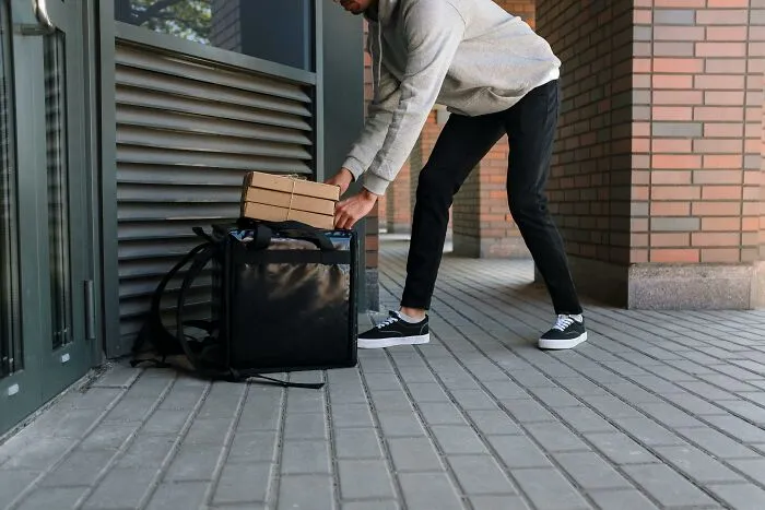 50 Times Deliveries Went Off The Rails In The Most Embarrassing Ways