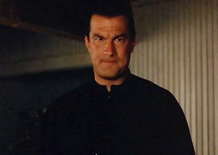 40 Times Hollywood Miscast So Badly, They Almost Tanked The Movie