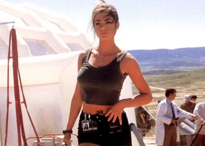 40 Times Hollywood Miscast So Badly, They Almost Tanked The Movie