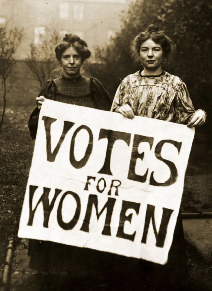 30 Moments In History That Got Ghosted By Humanity