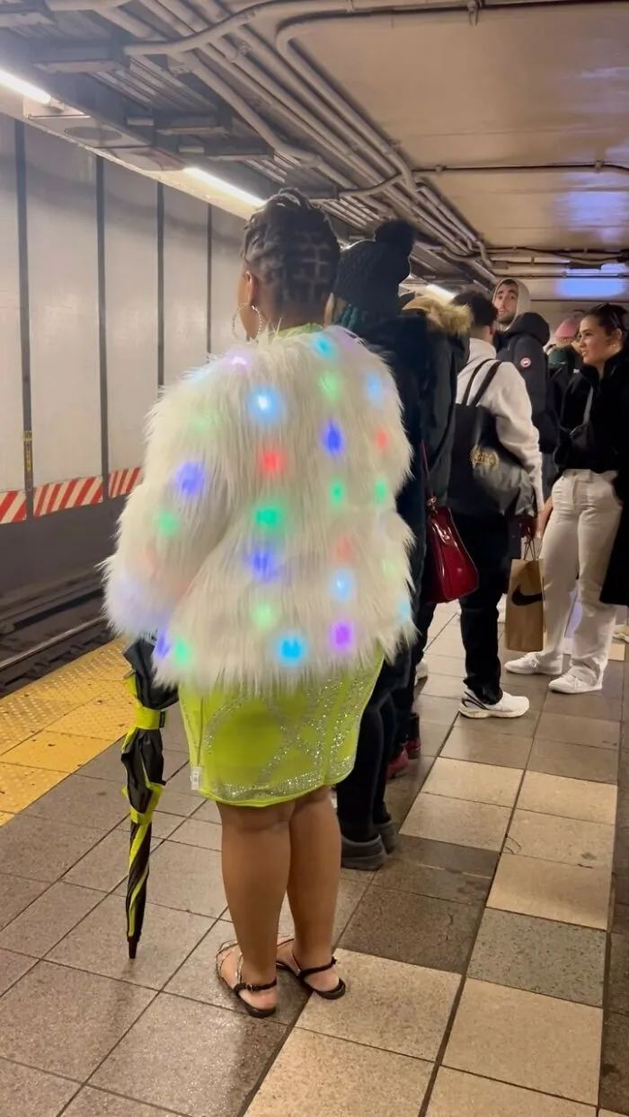 Hold My Bagel: 30 Iconically Bizarre Fashion Looks That Got Spotted In NYC
