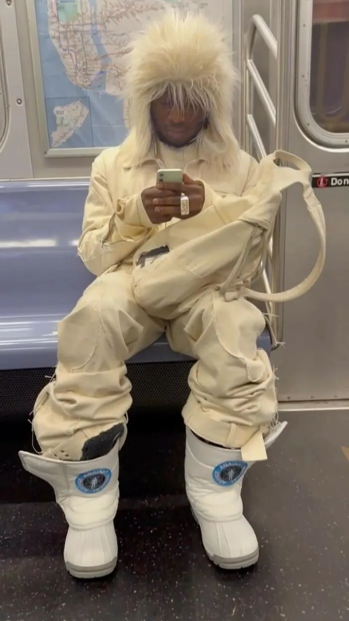 Hold My Bagel: 30 Iconically Bizarre Fashion Looks That Got Spotted In NYC
