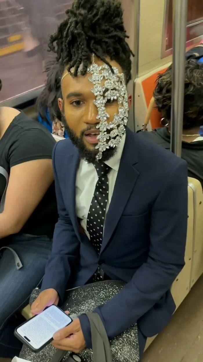Hold My Bagel: 30 Iconically Bizarre Fashion Looks That Got Spotted In NYC