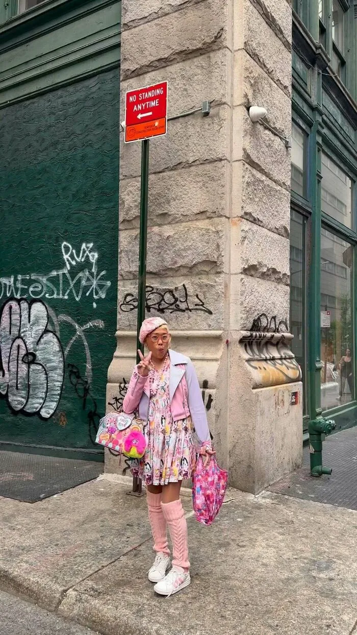 Hold My Bagel: 30 Iconically Bizarre Fashion Looks That Got Spotted In NYC