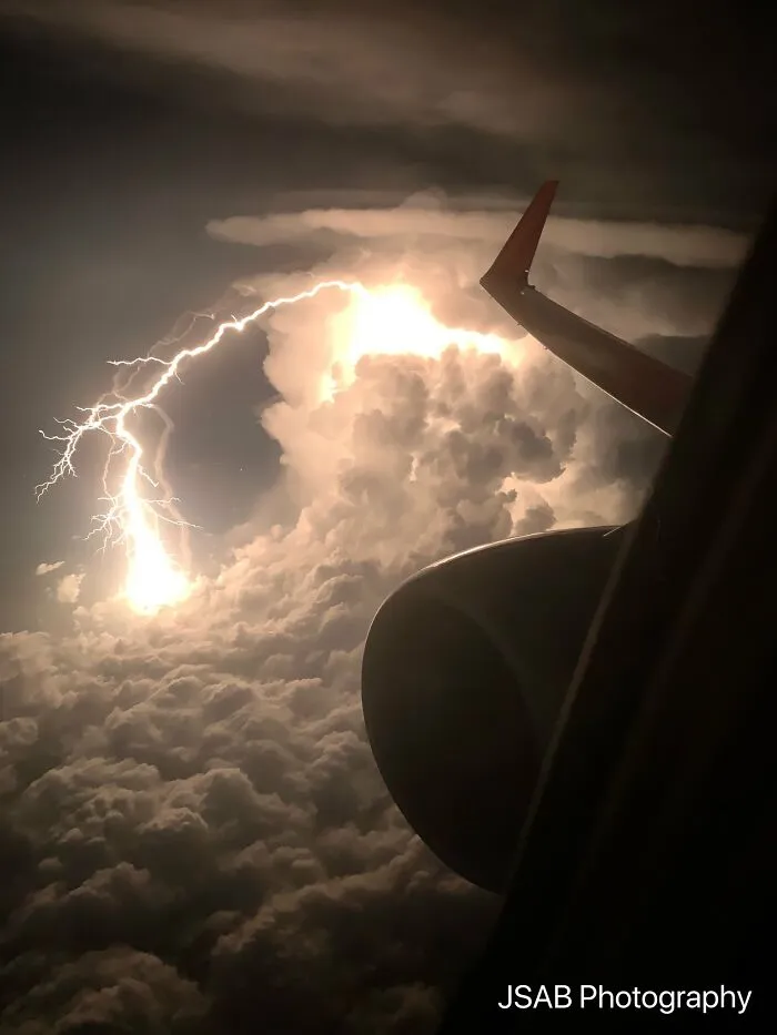 So Yesterday I Was On My Way To Phoenix And I Captured One Of The Craziest Photos!!