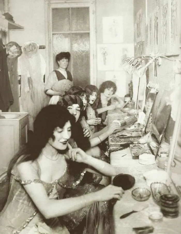 The Dressing Room At The Moulin Rouge, 1924