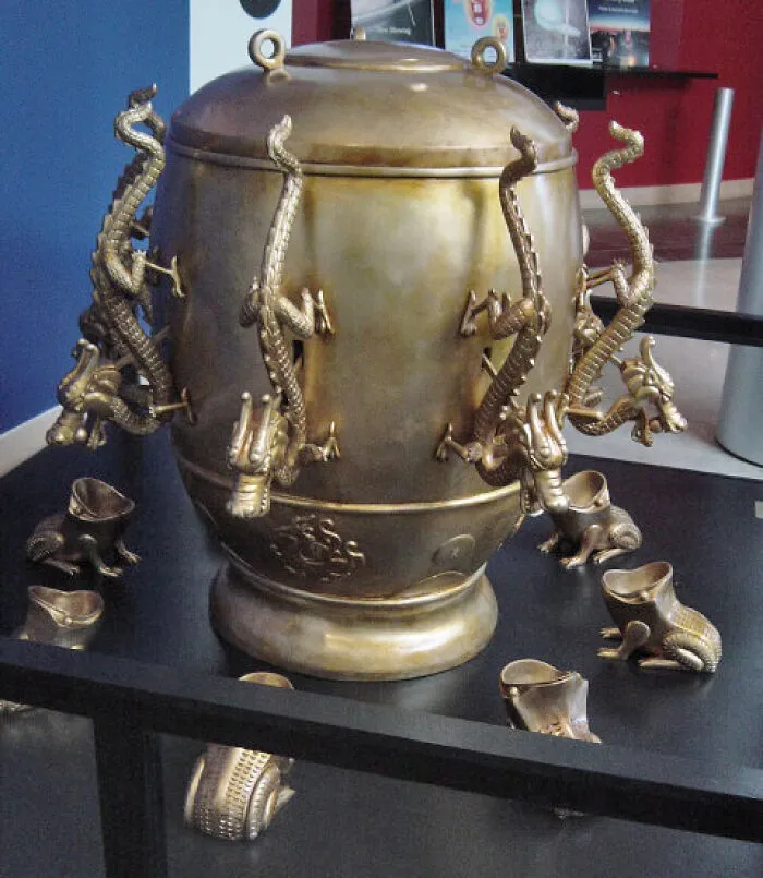 An Ancient Earthquake Detector