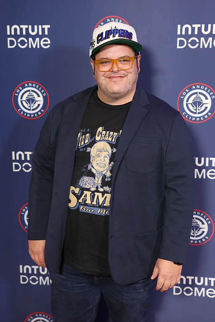Josh Gad donates to the SoCal Fire Fund