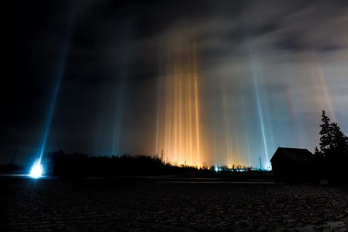 Light Pillars And Diamond Dust In London Ontario Canada