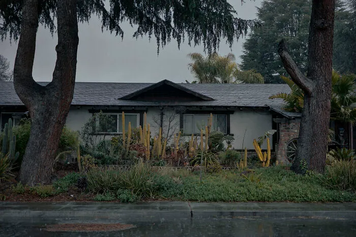“Fading”: The Quiet Poetry Of Suburban Disconnection By Mischa Lluch (20 Pics)