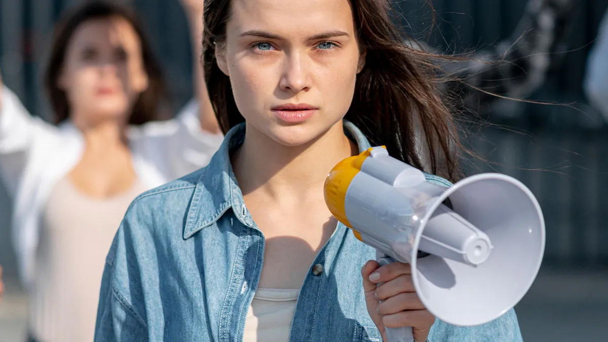 “A 1000 Red Flags”: 30 Pieces Of Advice Foreigners Have For Americans Right Now