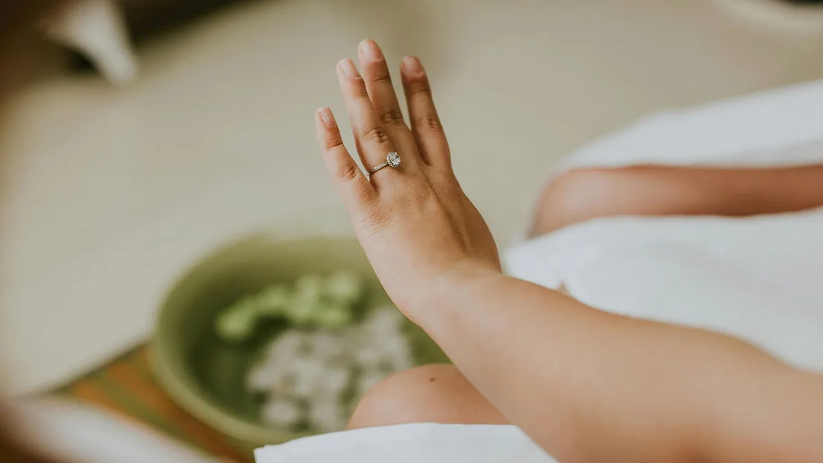 Lady Lives Paycheck To Paycheck, Says No To Bestie's $500 Bachelorette Mini-Vacay, Faces Backlash 