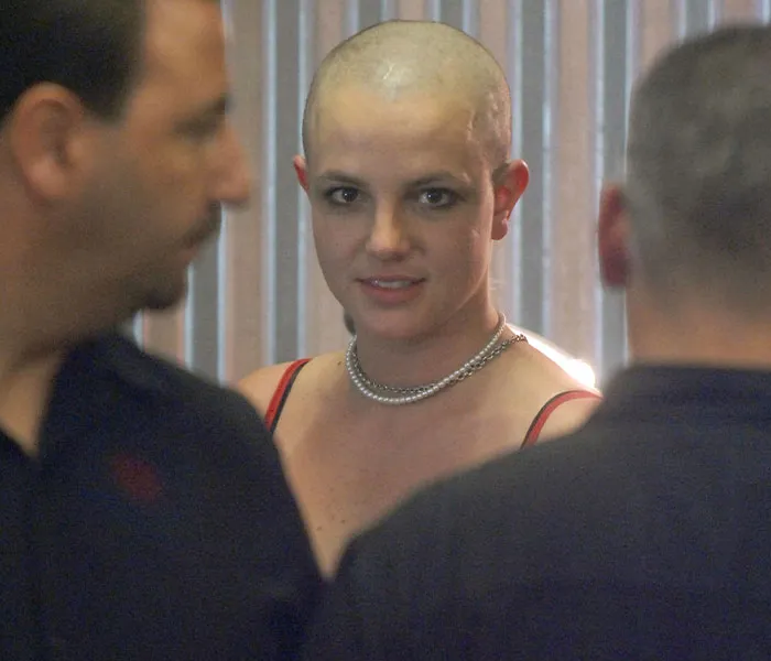 Britney Spears y su cabeza rapada