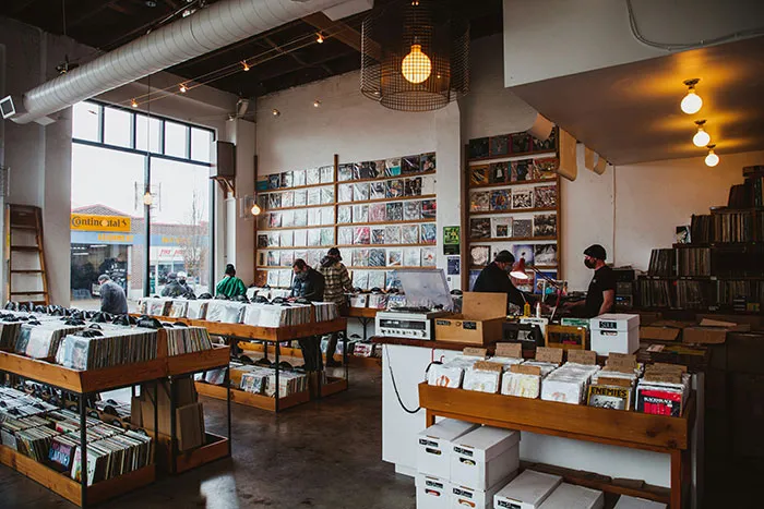 “You Can’t Make This Up”: 30 Retail Workers Recall Their Wildest Encounters With Customers