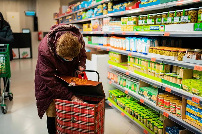 “You Can’t Make This Up”: 30 Retail Workers Recall Their Wildest Encounters With Customers