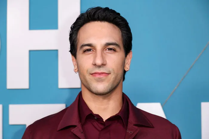 Deniz Akdeniz as Lev “Oz” Oswald 