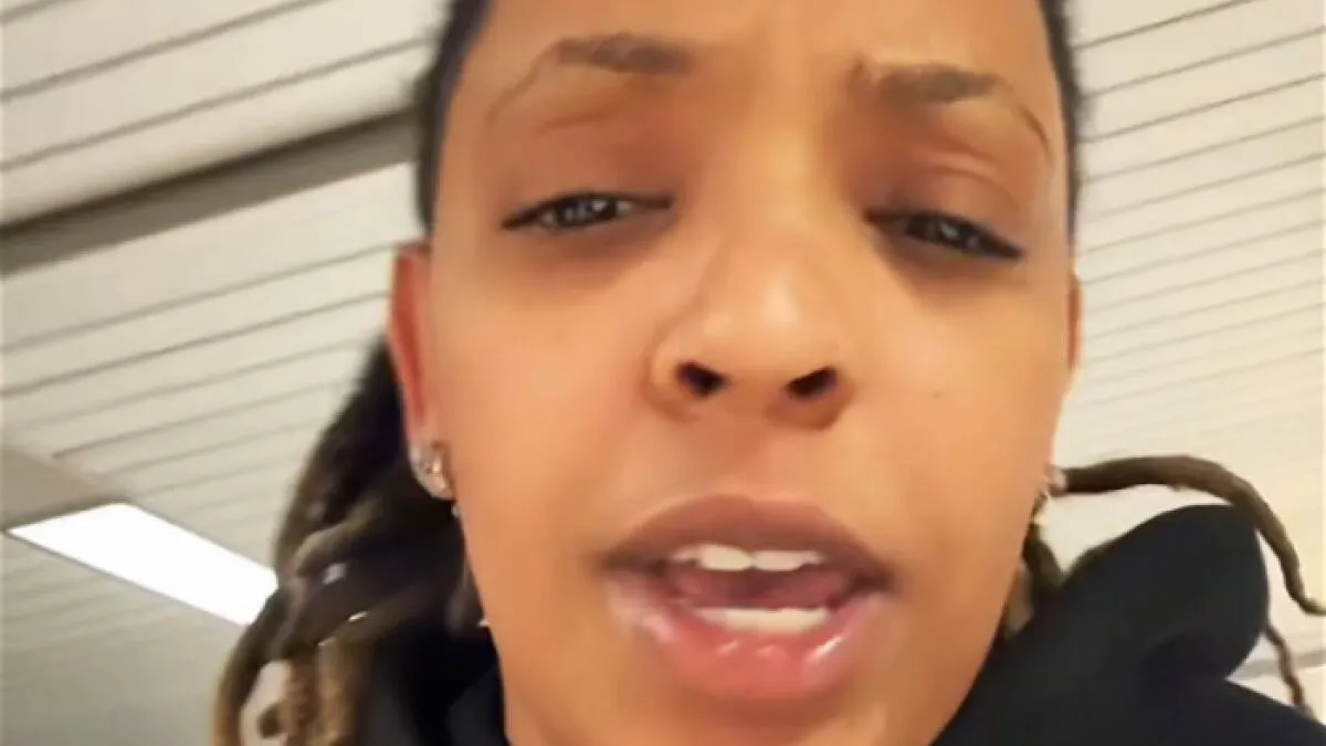 Black Woman Removed From First Class On American Airlines Flight After White Man's Complaint