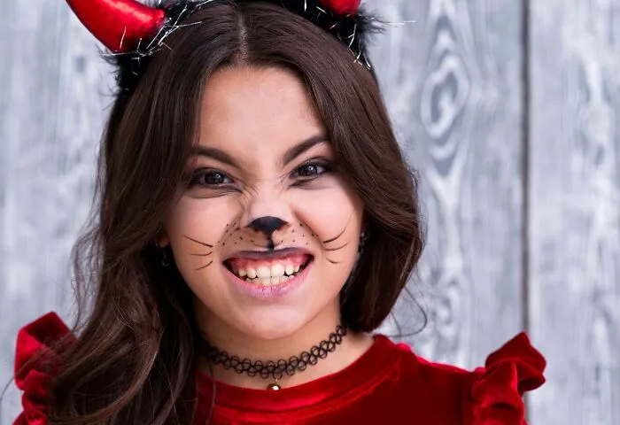 24 Ridiculous, Sad, And Even Creepy Stories Of What Made The “Weird Kid” In School So Weird