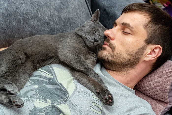 “I Pretend I Don’t Hear It”: 30 People Share The Most Precious Things Their Partners Do