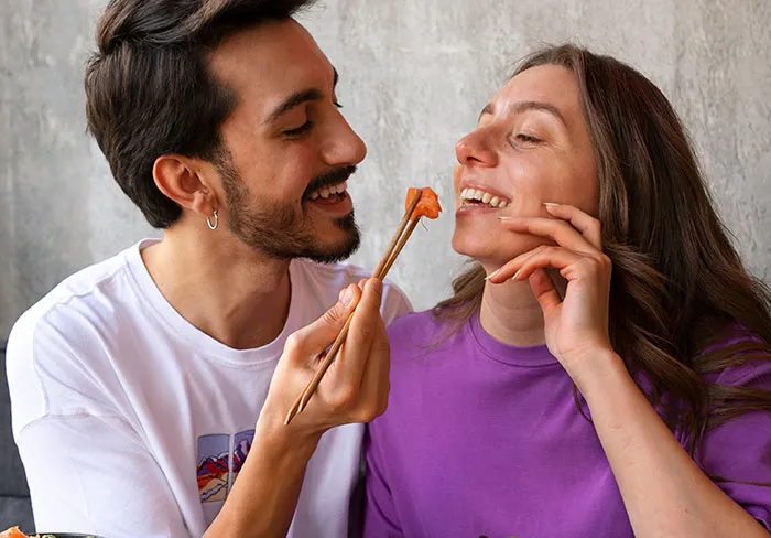 “I Pretend I Don’t Hear It”: 30 People Share The Most Precious Things Their Partners Do