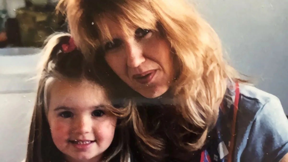 “The Entire Plane Was Seated And Waiting”: Airline Helps Woman Get To Her Terminally Ill Mother