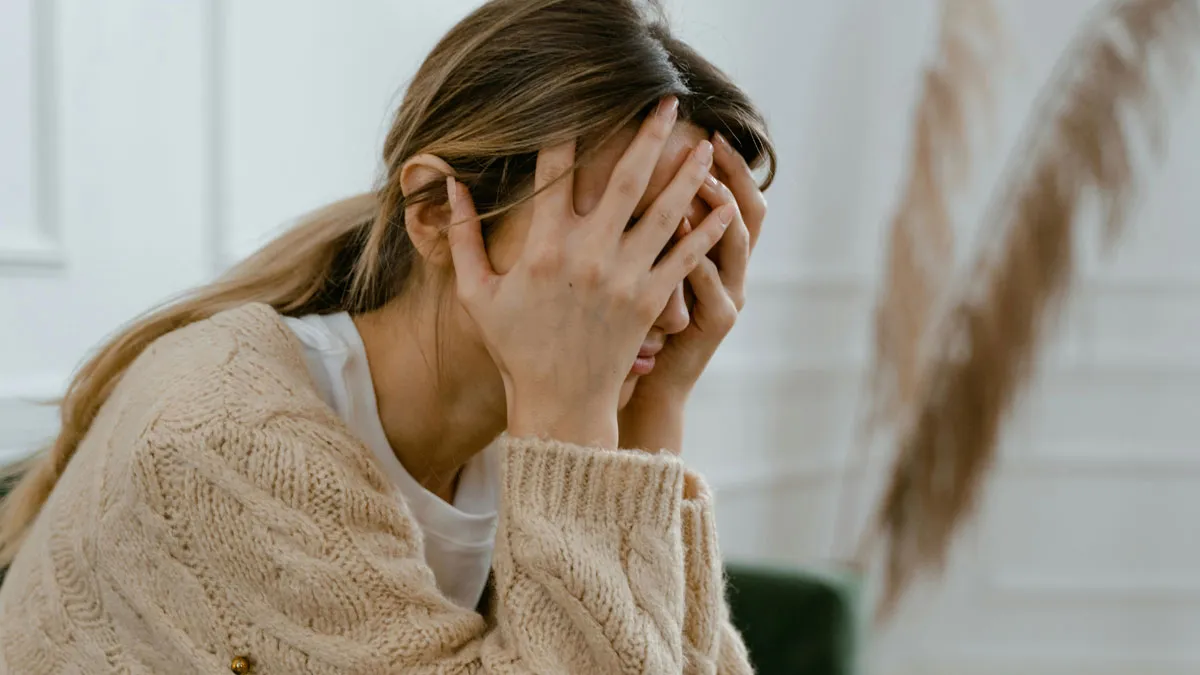 Woman Wonders Why Her Home Is Turning Green, Finds Out It's Because Husband Is Cheating