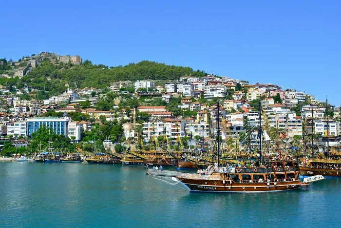 32 People Share Shocking Reasons They'd Never Want To Travel To These Countries Again 