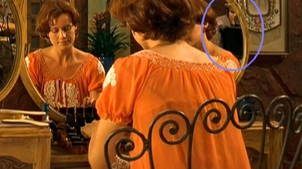 30 Funny, Small, And Unforgivable Movie Mistakes You Probably Didn’t Notice (New Pics)
