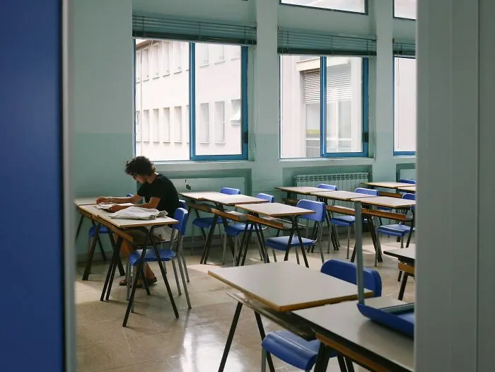 25 Cosas absurdas, divertidas e incómodas que llevaron a cabo las escuelas