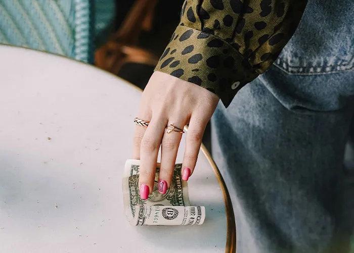 40 Bizarre Things Wealthy People Thought Were Totally Normal